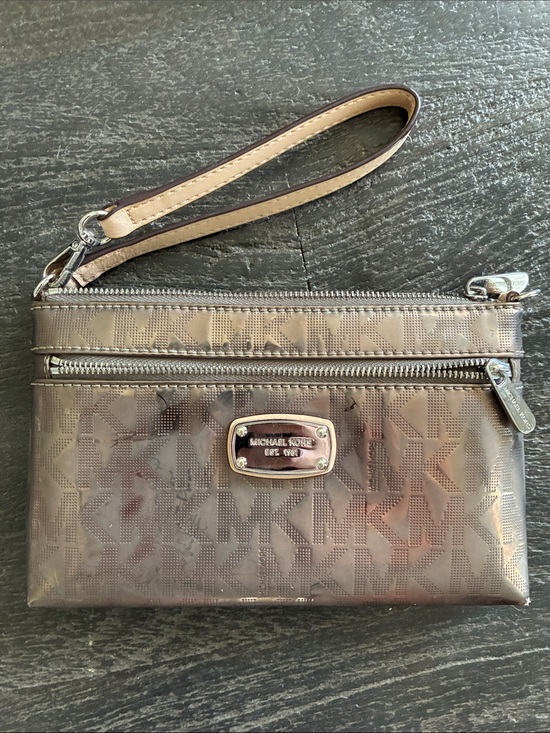 Michael Kors Handbags - Michael Kors Metallic Bronze Wristlet Clutch